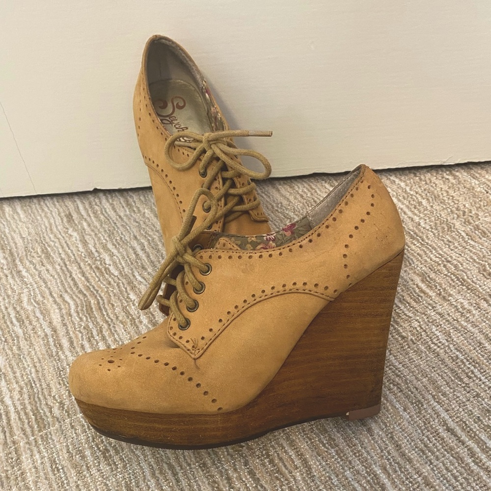 Seychelles size 6 5-inch platform Wedge Oxfords